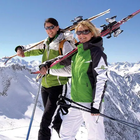 Apartment Haus Alpenblick: Alpine Views With 4-star Family And Wellness Access Oberstdorf